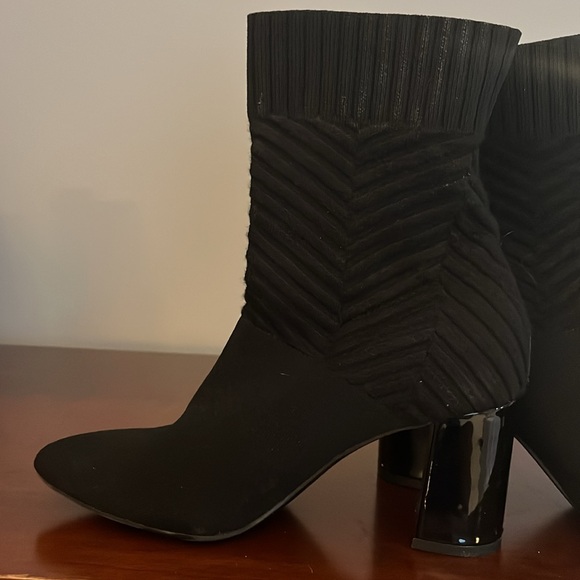 Valiyah sleek elegant stretch knit bootie, size 7. Worn 1x; new! - Picture 3 of 3